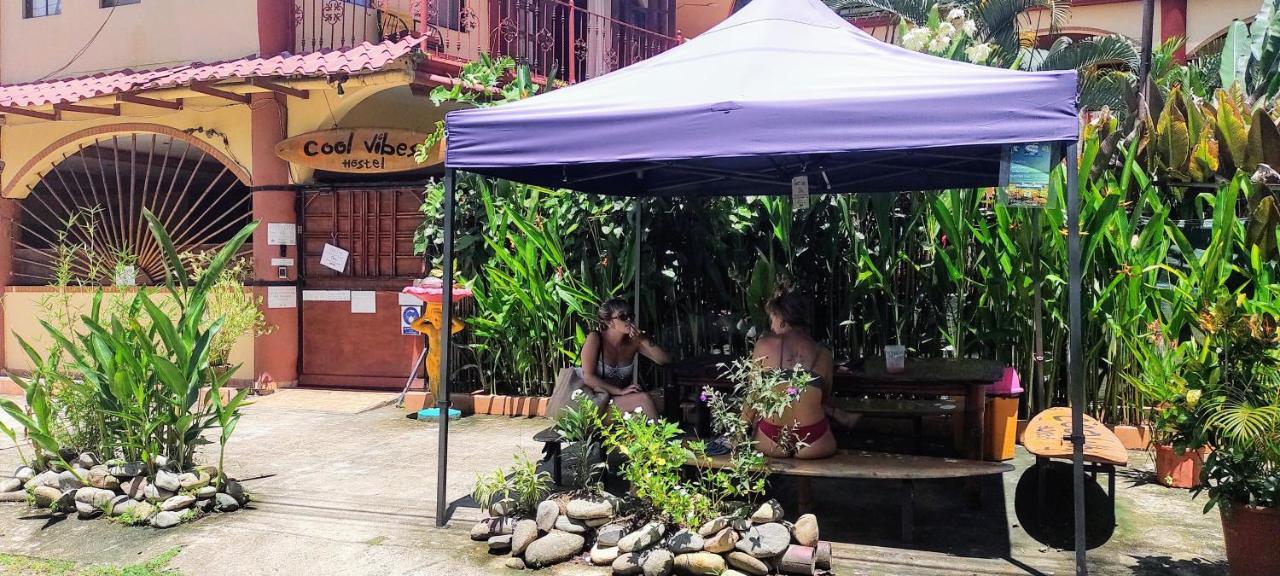 Cool Vibes Beach Hostel Dominical Exterior photo