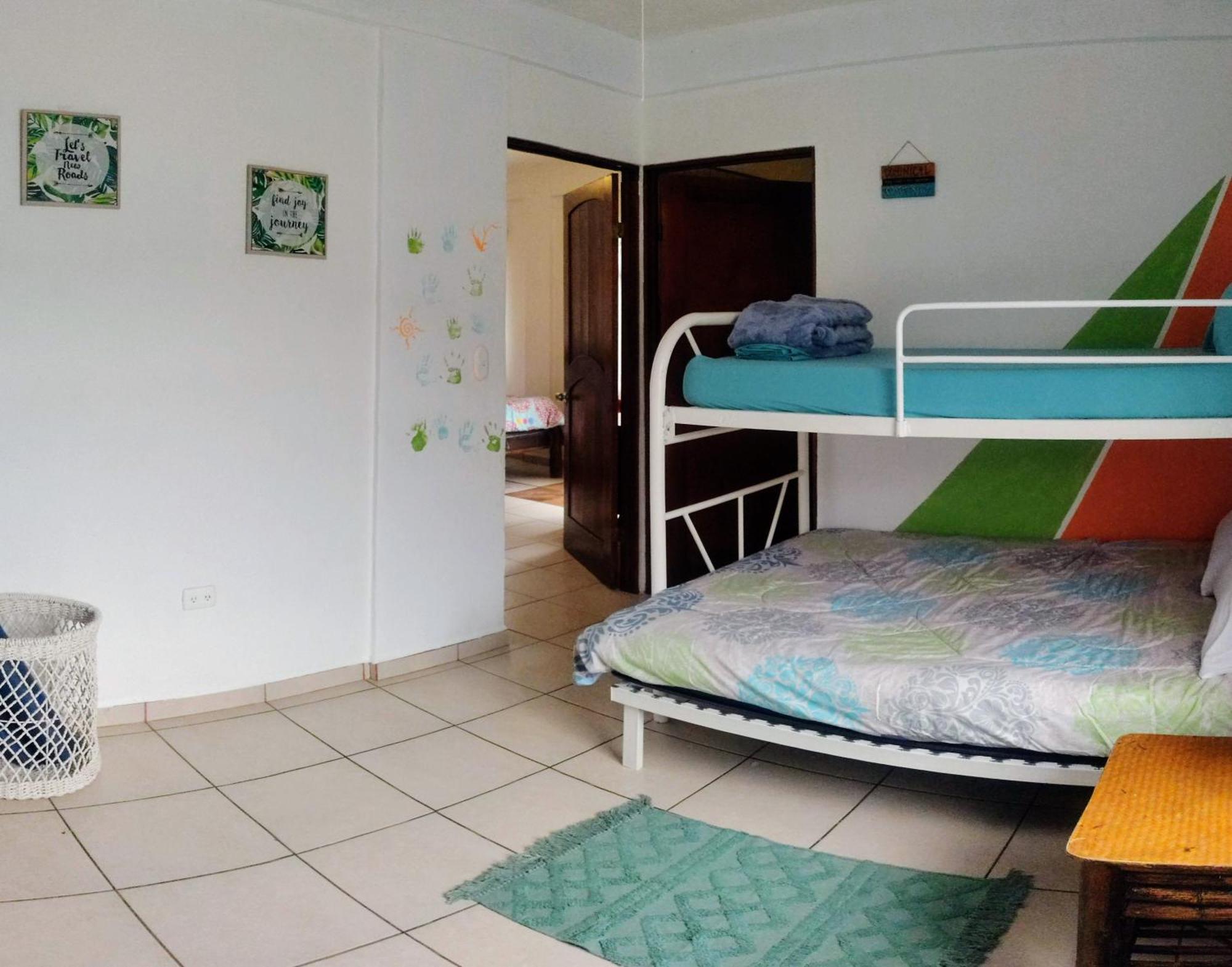 Cool Vibes Beach Hostel Dominical Exterior photo
