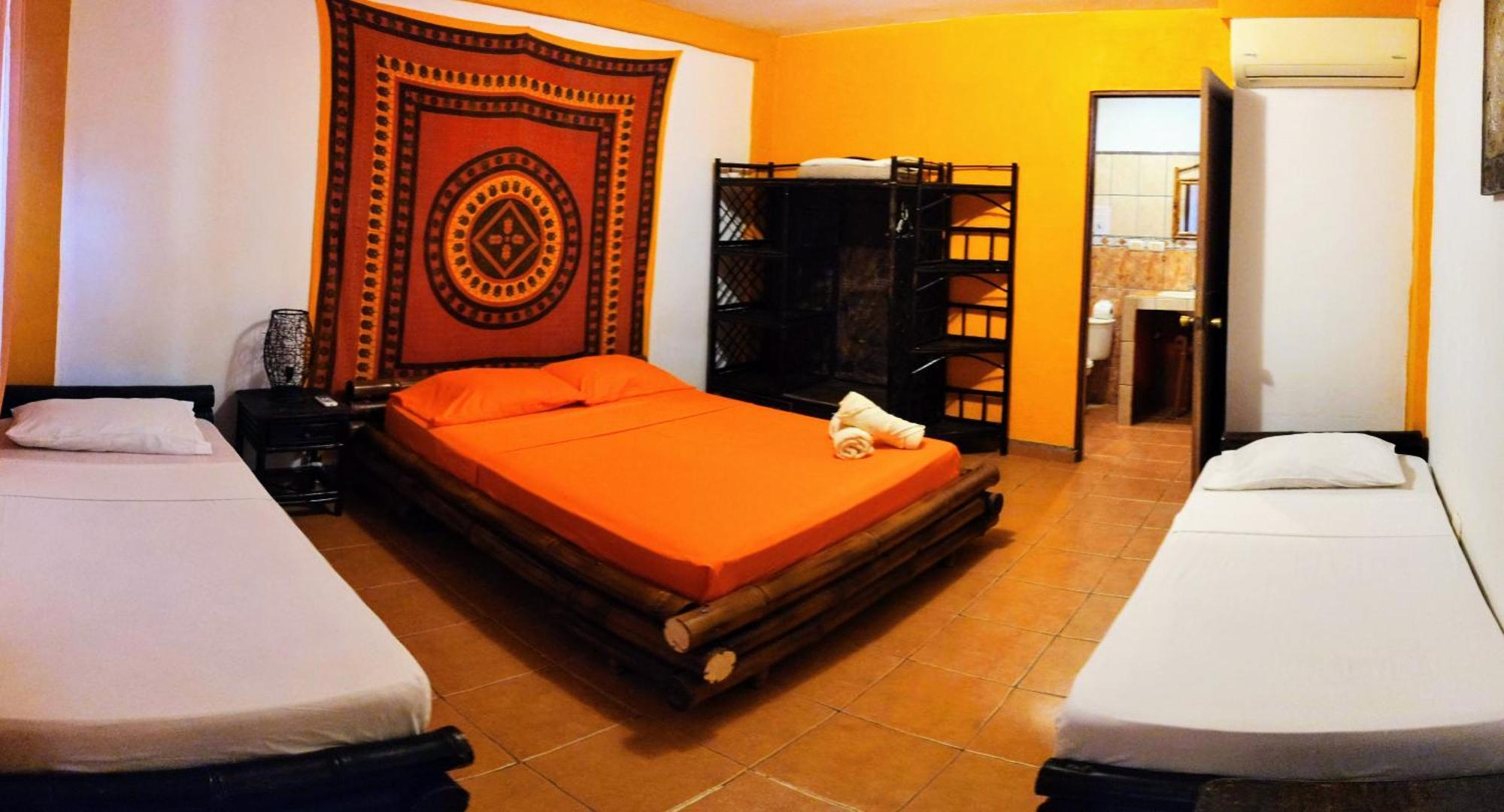 Cool Vibes Beach Hostel Dominical Exterior photo
