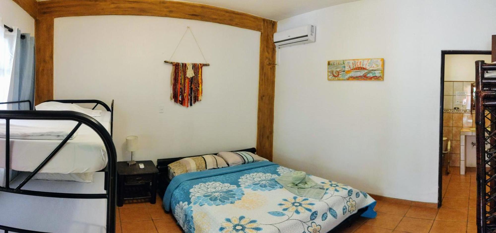 Cool Vibes Beach Hostel Dominical Exterior photo