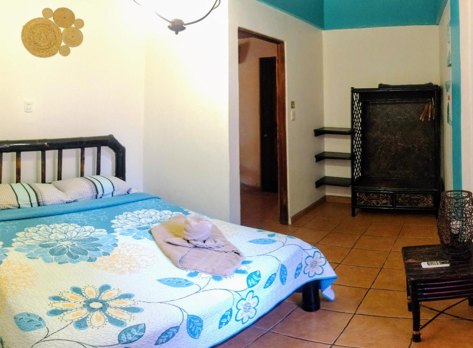 Cool Vibes Beach Hostel Dominical Exterior photo
