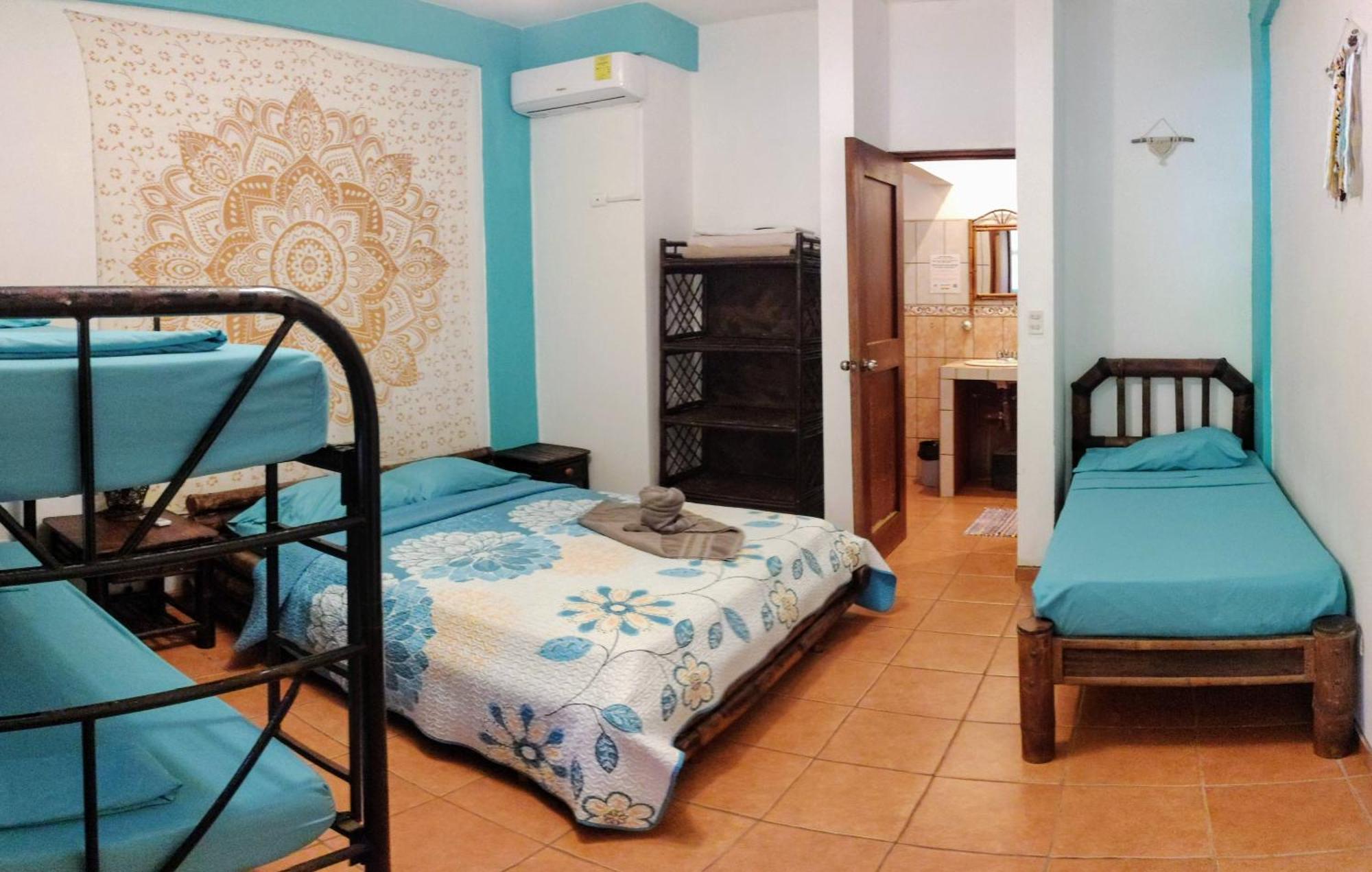 Cool Vibes Beach Hostel Dominical Exterior photo